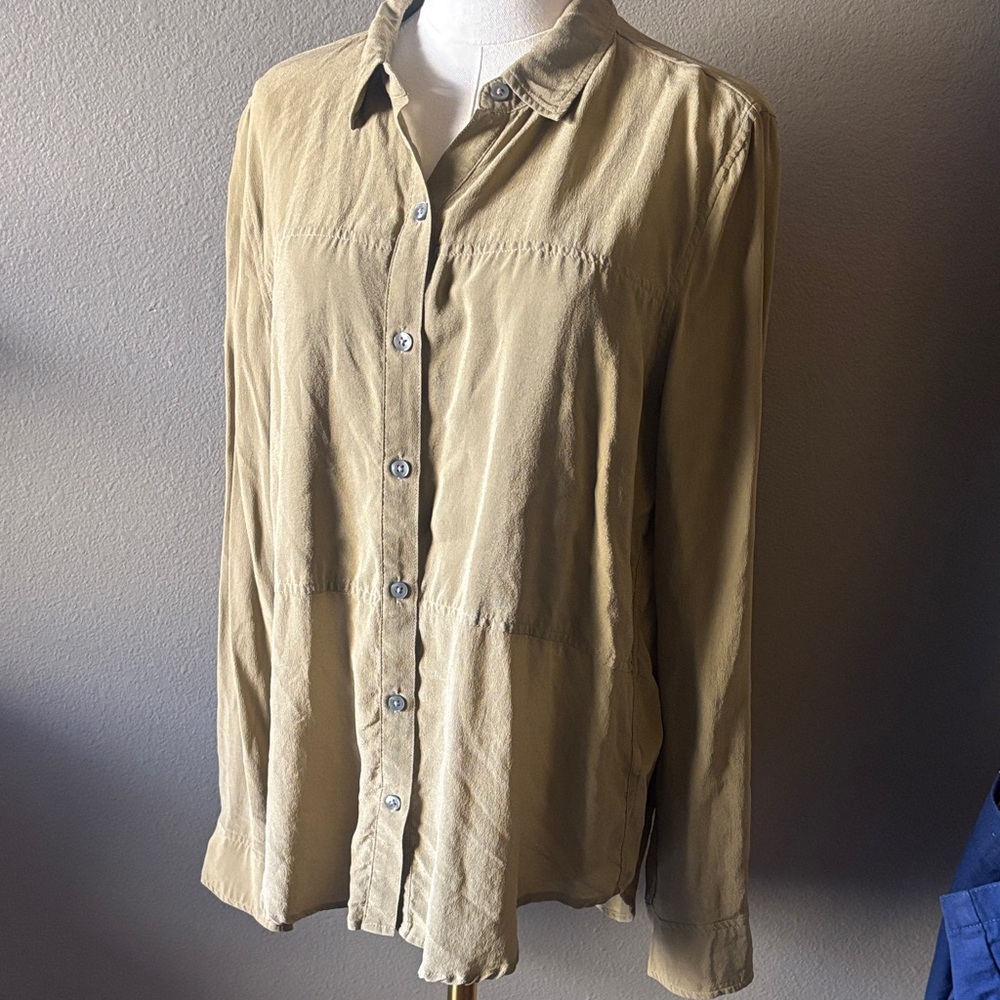 Spanx Olive Green Button Front Blouse Medium Stre… - image 4